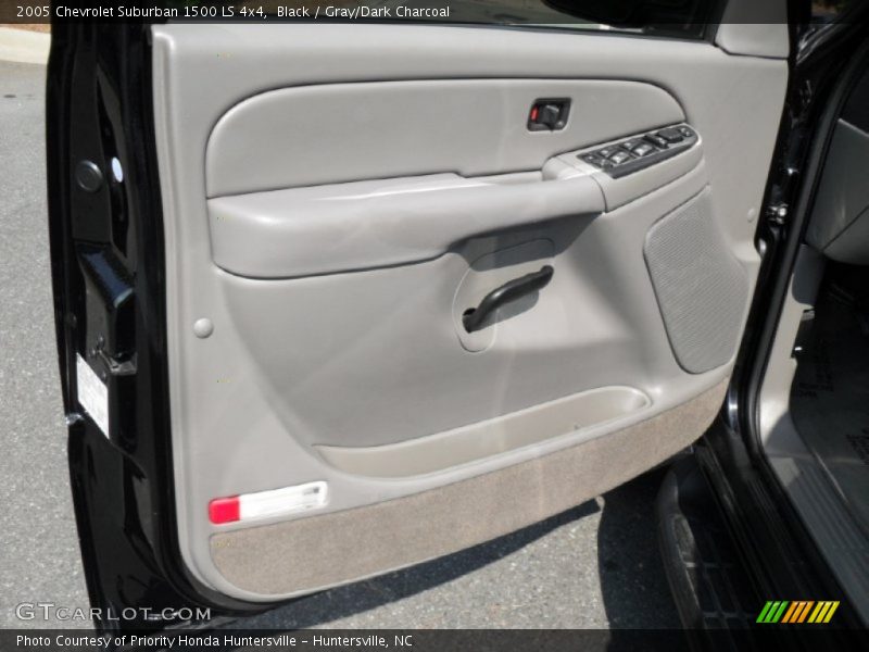 Black / Gray/Dark Charcoal 2005 Chevrolet Suburban 1500 LS 4x4