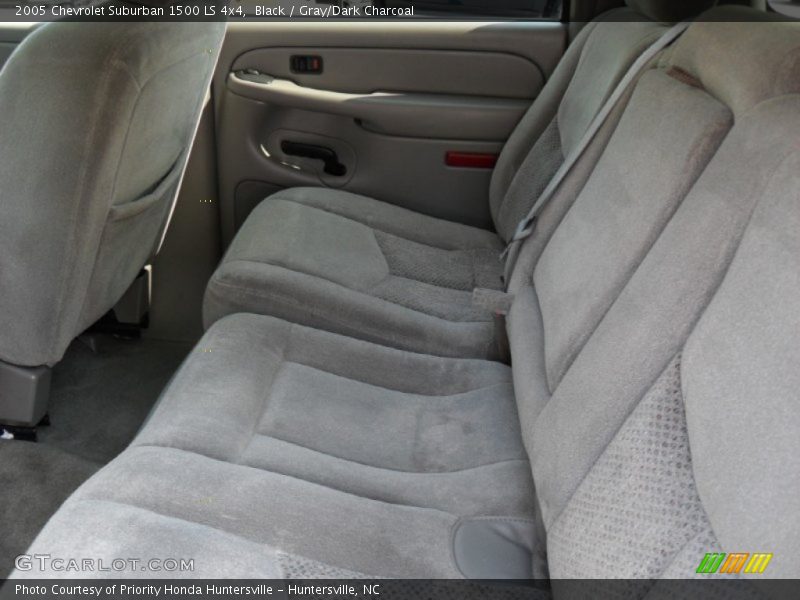 Black / Gray/Dark Charcoal 2005 Chevrolet Suburban 1500 LS 4x4