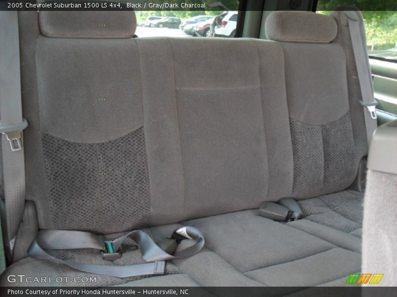 Black / Gray/Dark Charcoal 2005 Chevrolet Suburban 1500 LS 4x4