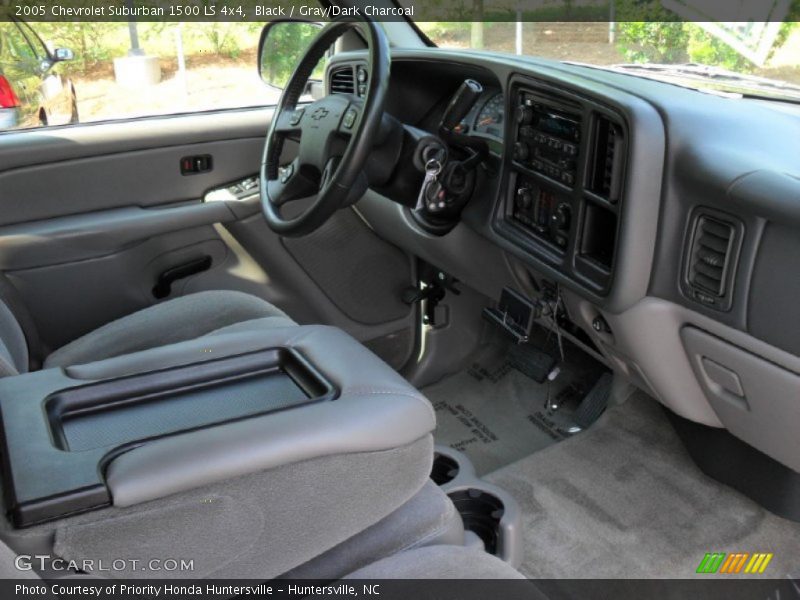 Black / Gray/Dark Charcoal 2005 Chevrolet Suburban 1500 LS 4x4
