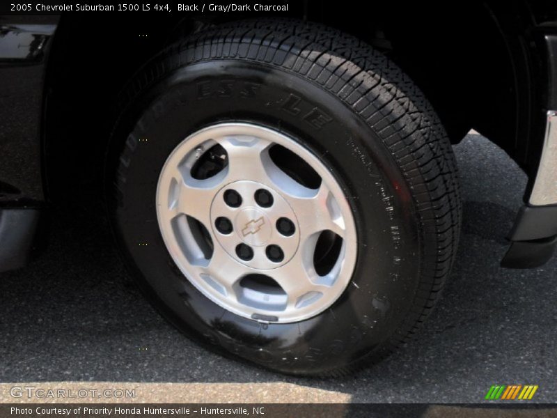 Black / Gray/Dark Charcoal 2005 Chevrolet Suburban 1500 LS 4x4