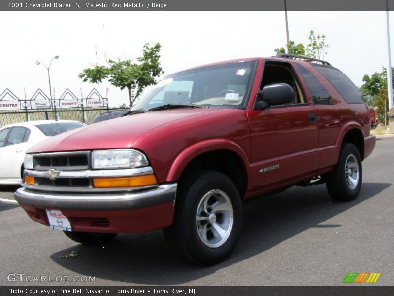 Front 3/4 View of 2001 Blazer LS