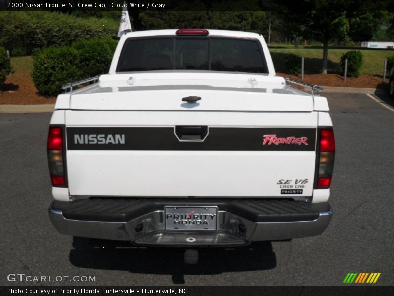 Cloud White / Gray 2000 Nissan Frontier SE Crew Cab