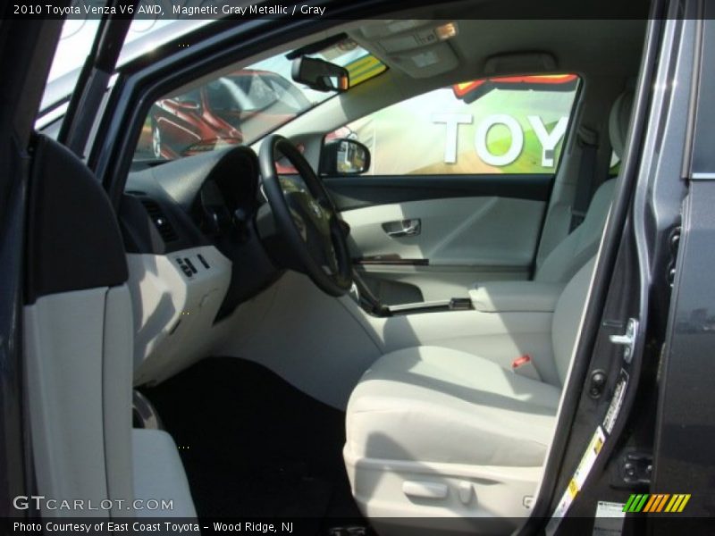 Magnetic Gray Metallic / Gray 2010 Toyota Venza V6 AWD
