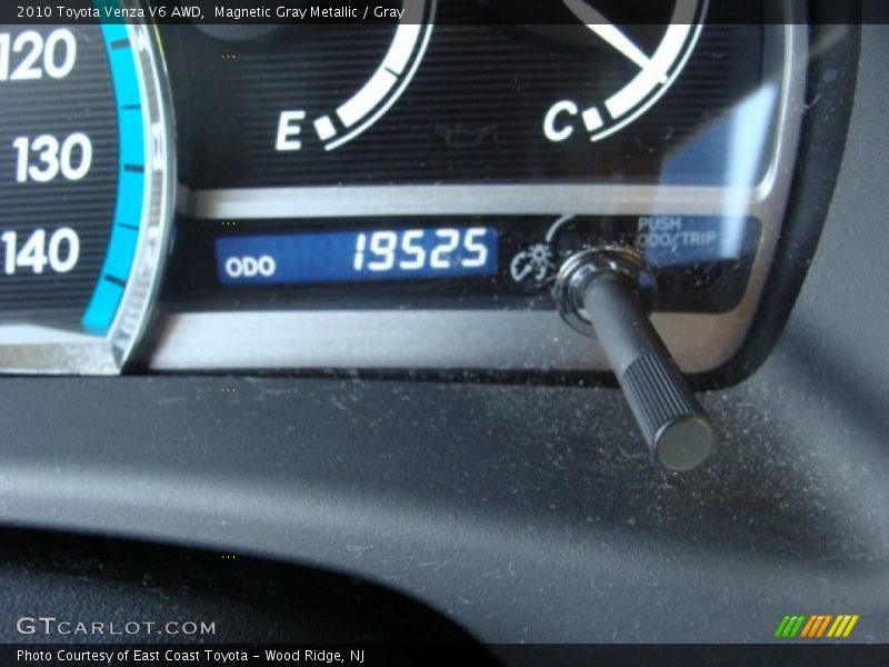 Magnetic Gray Metallic / Gray 2010 Toyota Venza V6 AWD