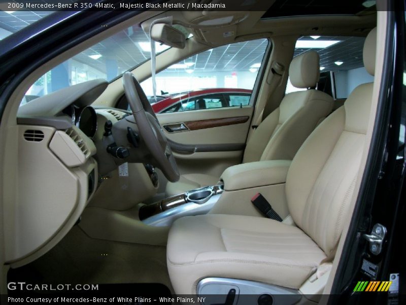 Majestic Black Metallic / Macadamia 2009 Mercedes-Benz R 350 4Matic