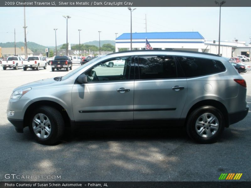 Silver Ice Metallic / Dark Gray/Light Gray 2009 Chevrolet Traverse LS