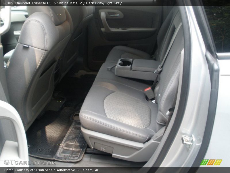 Silver Ice Metallic / Dark Gray/Light Gray 2009 Chevrolet Traverse LS
