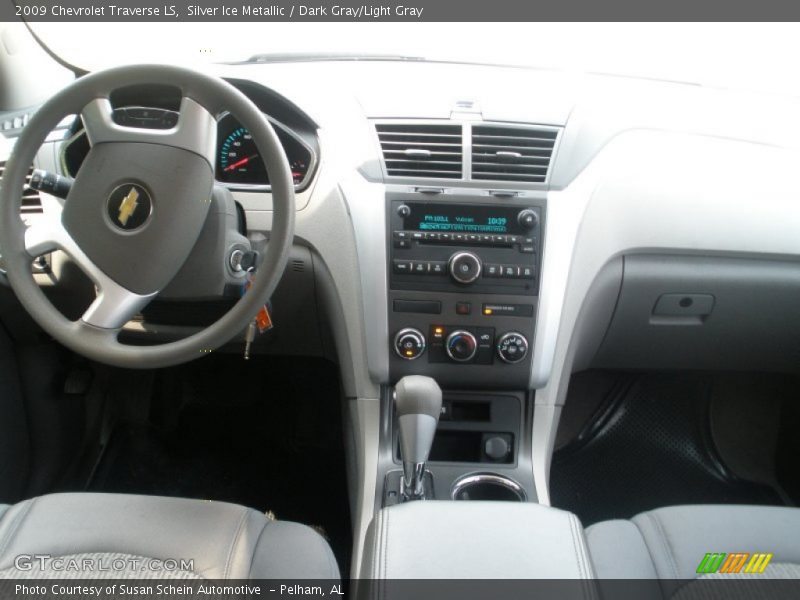 Silver Ice Metallic / Dark Gray/Light Gray 2009 Chevrolet Traverse LS