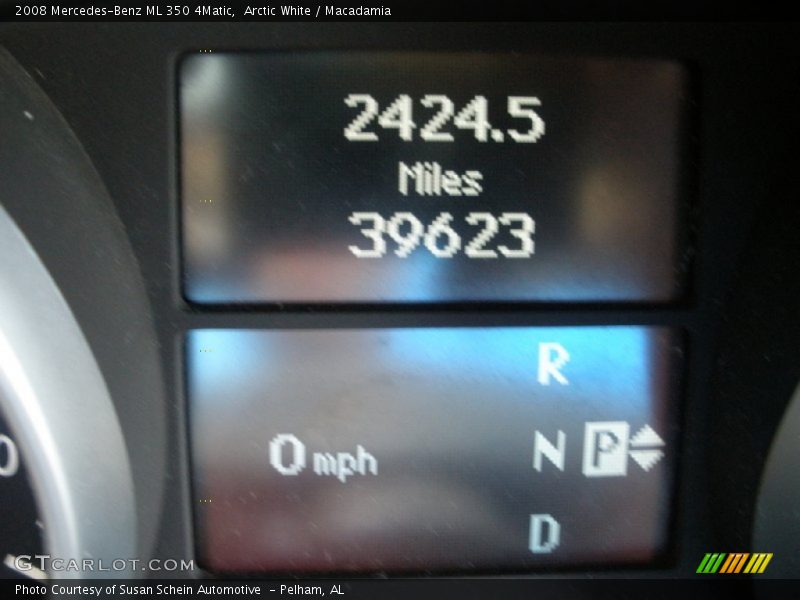 Arctic White / Macadamia 2008 Mercedes-Benz ML 350 4Matic