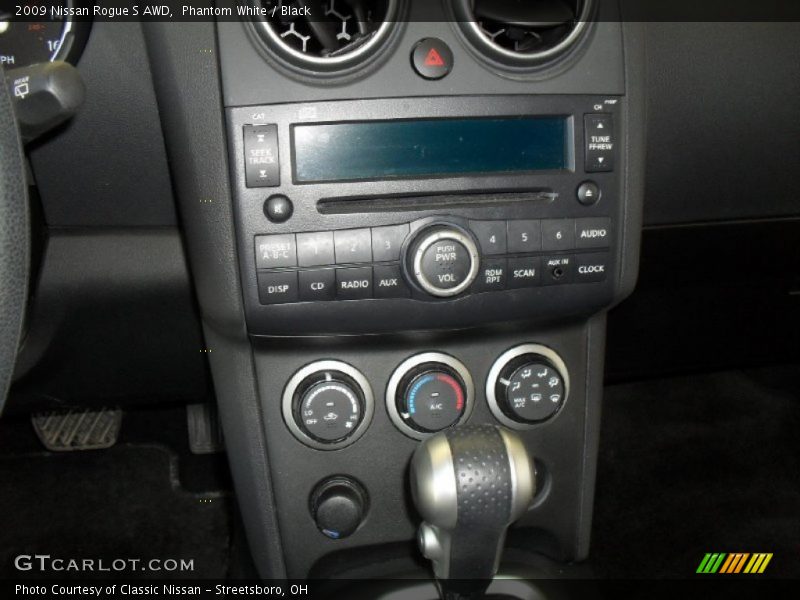 Phantom White / Black 2009 Nissan Rogue S AWD