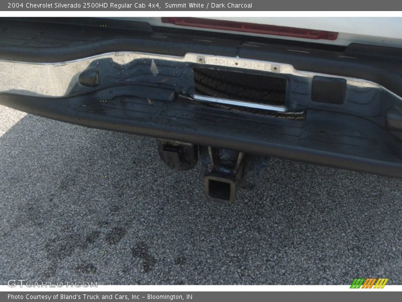 Summit White / Dark Charcoal 2004 Chevrolet Silverado 2500HD Regular Cab 4x4