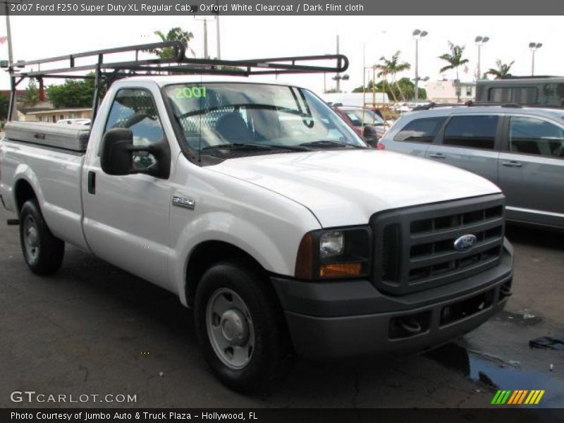 Oxford White Clearcoat / Dark Flint cloth 2007 Ford F250 Super Duty XL Regular Cab