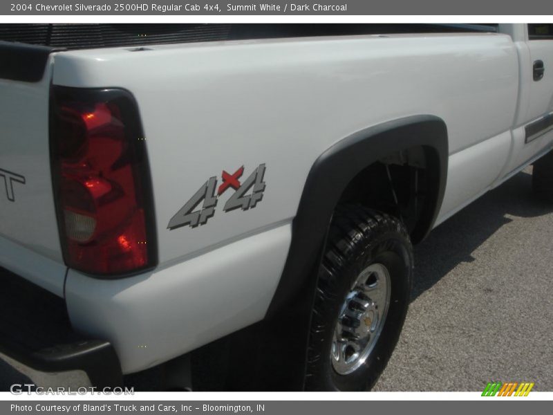 Summit White / Dark Charcoal 2004 Chevrolet Silverado 2500HD Regular Cab 4x4