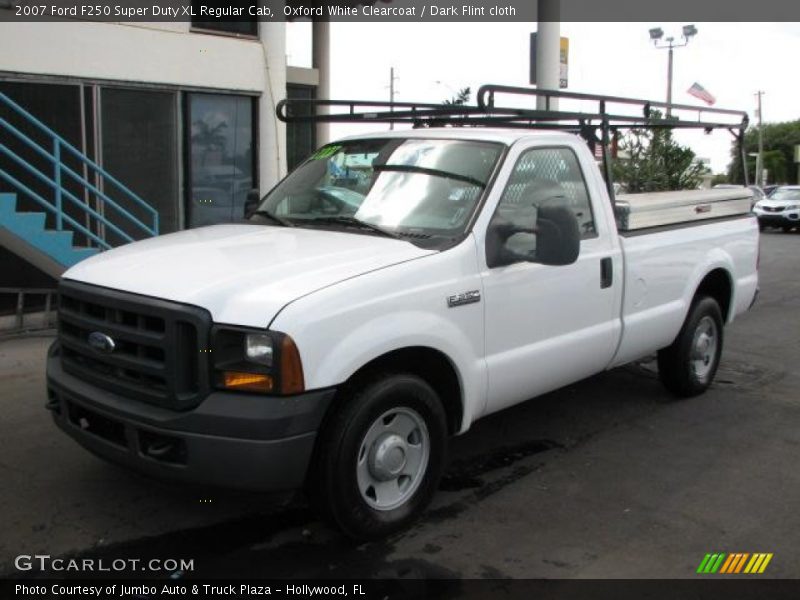 Oxford White Clearcoat / Dark Flint cloth 2007 Ford F250 Super Duty XL Regular Cab