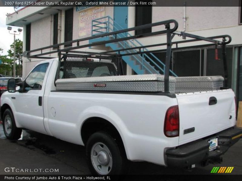 Oxford White Clearcoat / Dark Flint cloth 2007 Ford F250 Super Duty XL Regular Cab