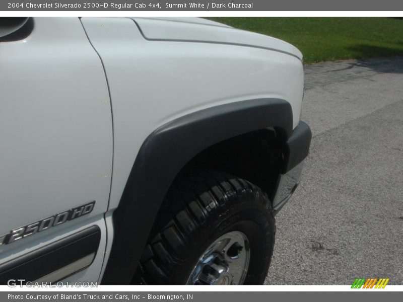 Summit White / Dark Charcoal 2004 Chevrolet Silverado 2500HD Regular Cab 4x4