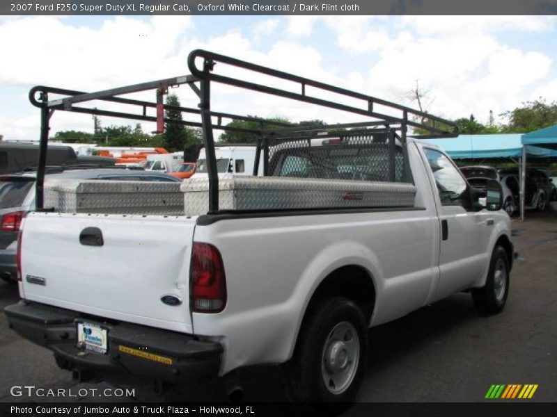 Oxford White Clearcoat / Dark Flint cloth 2007 Ford F250 Super Duty XL Regular Cab