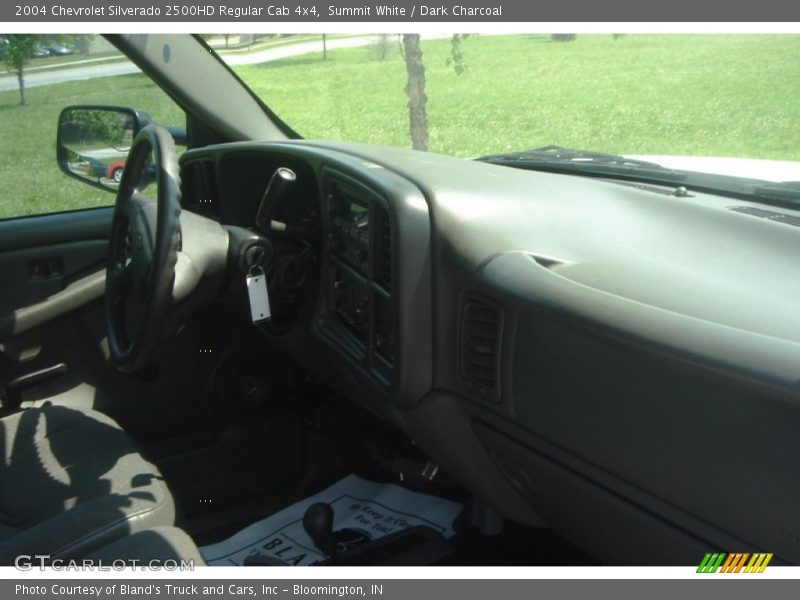 Summit White / Dark Charcoal 2004 Chevrolet Silverado 2500HD Regular Cab 4x4