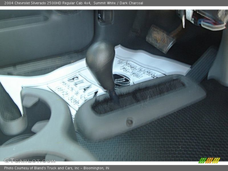 Summit White / Dark Charcoal 2004 Chevrolet Silverado 2500HD Regular Cab 4x4