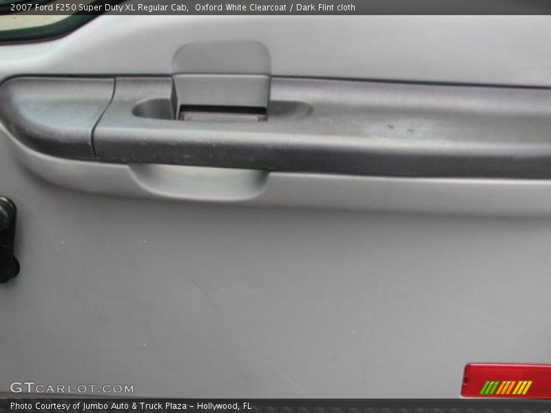 Oxford White Clearcoat / Dark Flint cloth 2007 Ford F250 Super Duty XL Regular Cab