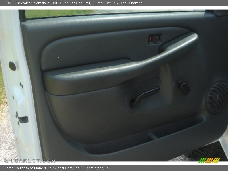 Summit White / Dark Charcoal 2004 Chevrolet Silverado 2500HD Regular Cab 4x4
