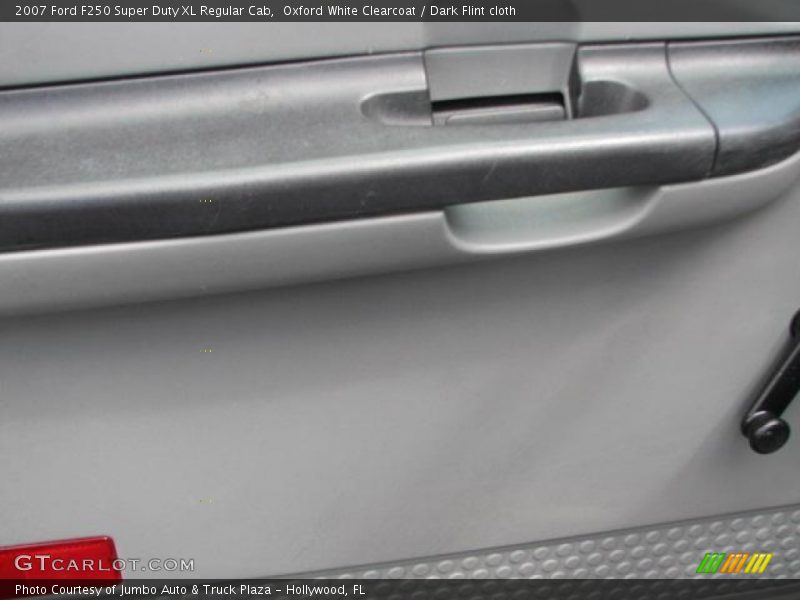 Oxford White Clearcoat / Dark Flint cloth 2007 Ford F250 Super Duty XL Regular Cab