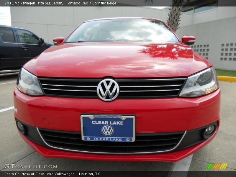 Tornado Red / Cornsilk Beige 2011 Volkswagen Jetta SEL Sedan