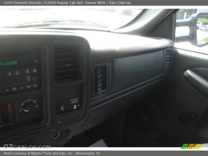 Summit White / Dark Charcoal 2004 Chevrolet Silverado 2500HD Regular Cab 4x4