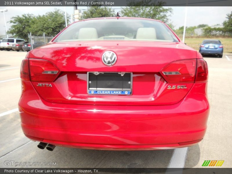 Tornado Red / Cornsilk Beige 2011 Volkswagen Jetta SEL Sedan