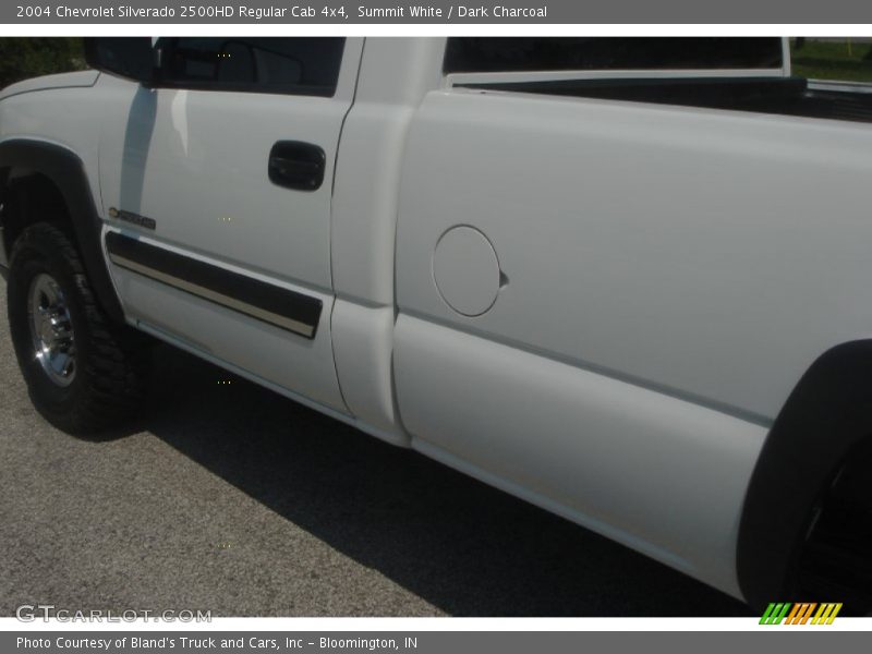 Summit White / Dark Charcoal 2004 Chevrolet Silverado 2500HD Regular Cab 4x4