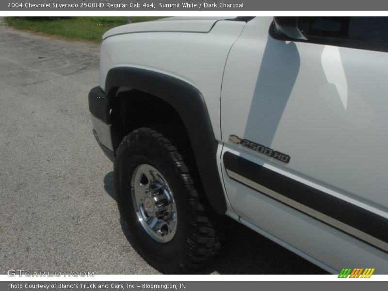 Summit White / Dark Charcoal 2004 Chevrolet Silverado 2500HD Regular Cab 4x4