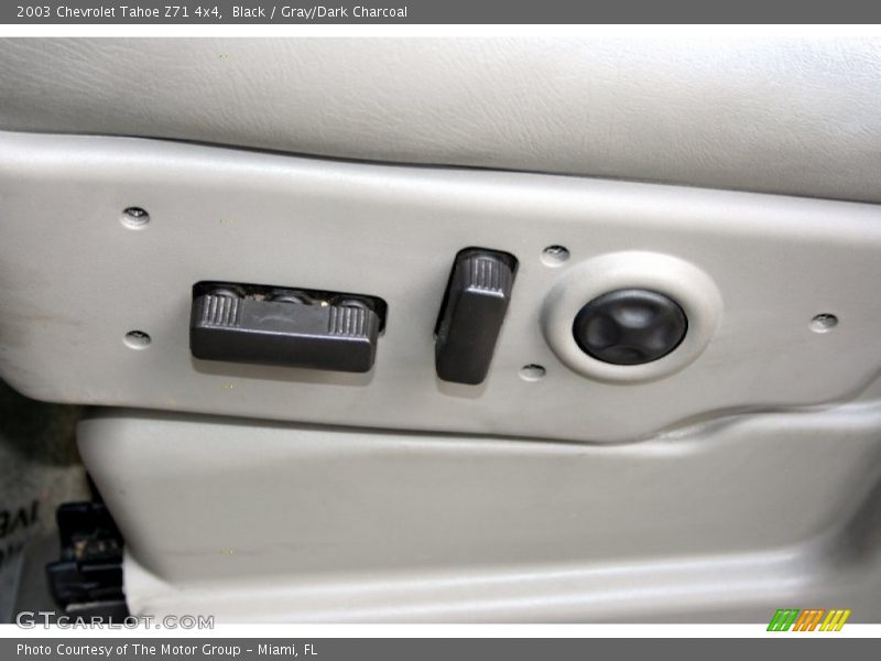 Black / Gray/Dark Charcoal 2003 Chevrolet Tahoe Z71 4x4