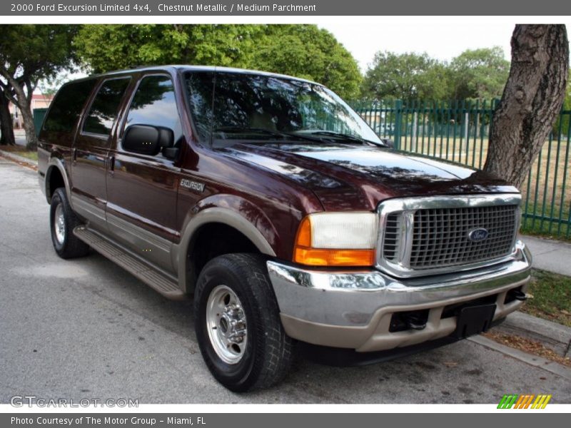 Front 3/4 View of 2000 Excursion Limited 4x4