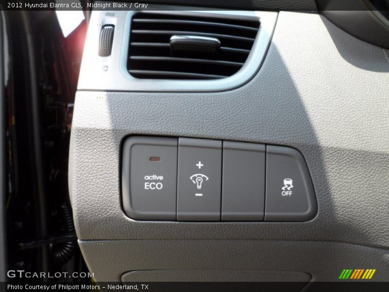 Controls of 2012 Elantra GLS