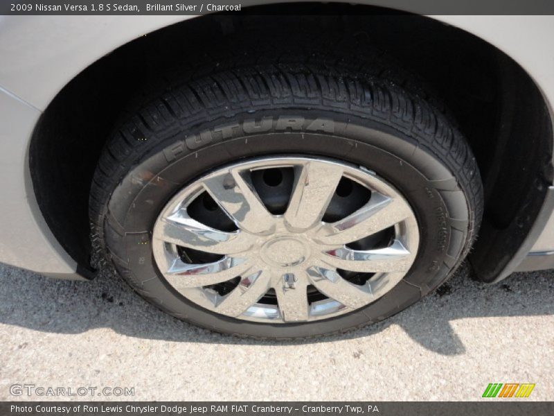 Brillant Silver / Charcoal 2009 Nissan Versa 1.8 S Sedan