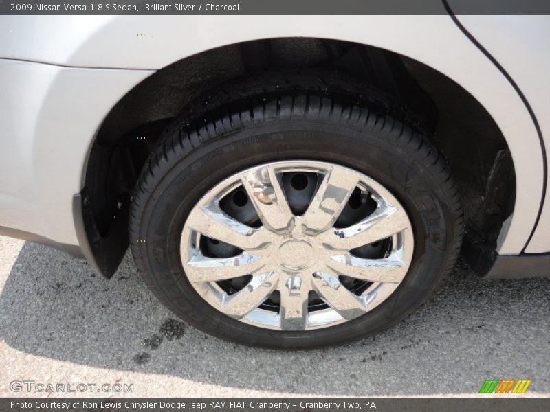 Brillant Silver / Charcoal 2009 Nissan Versa 1.8 S Sedan