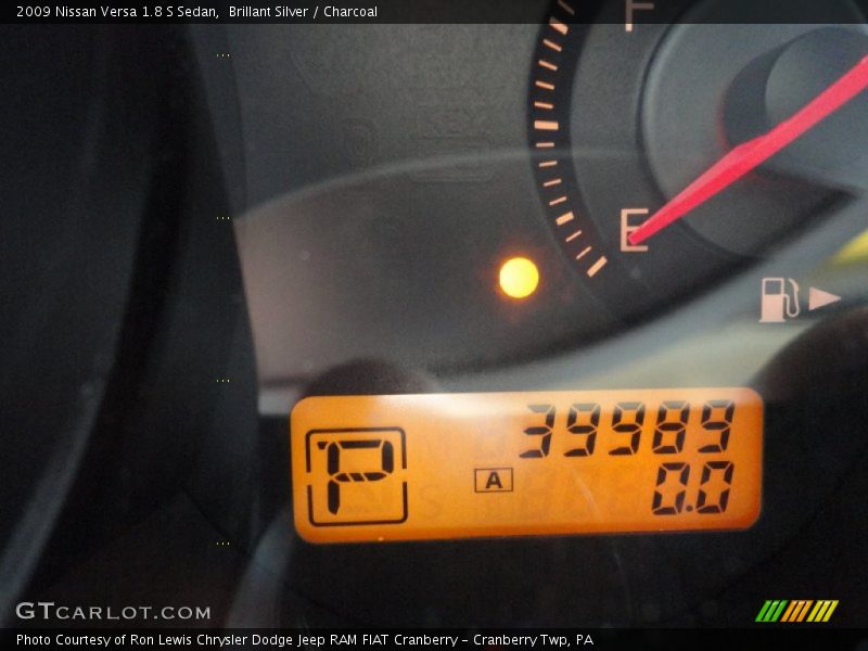 Brillant Silver / Charcoal 2009 Nissan Versa 1.8 S Sedan