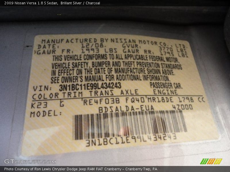 Brillant Silver / Charcoal 2009 Nissan Versa 1.8 S Sedan