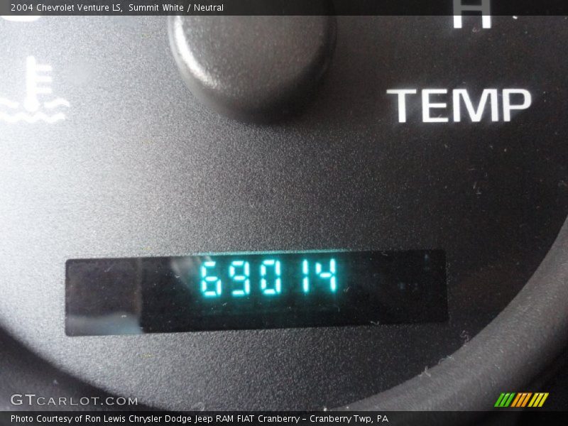 Summit White / Neutral 2004 Chevrolet Venture LS