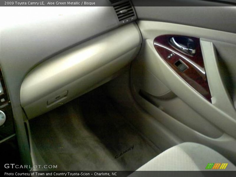 Aloe Green Metallic / Bisque 2009 Toyota Camry LE