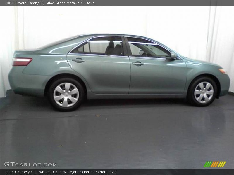 Aloe Green Metallic / Bisque 2009 Toyota Camry LE