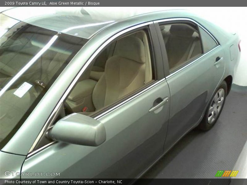 Aloe Green Metallic / Bisque 2009 Toyota Camry LE