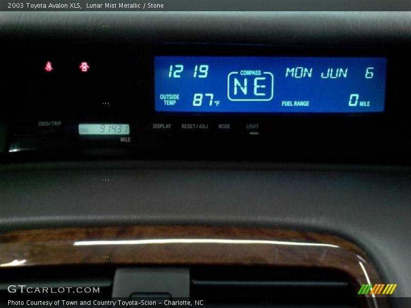 Lunar Mist Metallic / Stone 2003 Toyota Avalon XLS