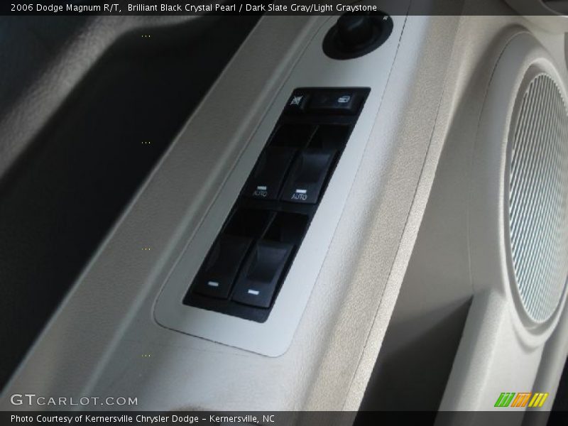 Brilliant Black Crystal Pearl / Dark Slate Gray/Light Graystone 2006 Dodge Magnum R/T