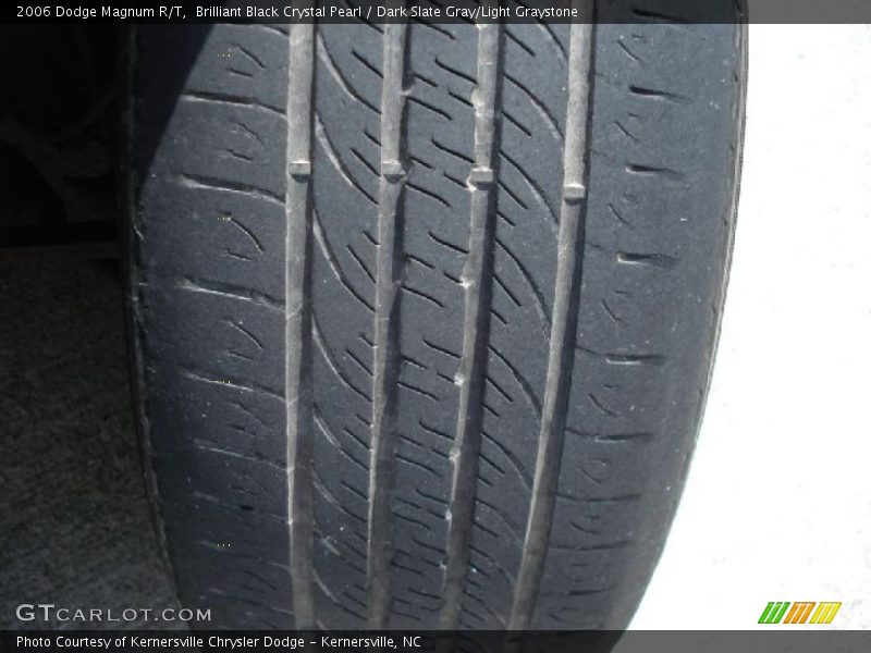 Brilliant Black Crystal Pearl / Dark Slate Gray/Light Graystone 2006 Dodge Magnum R/T