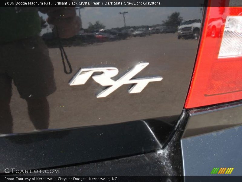  2006 Magnum R/T Logo