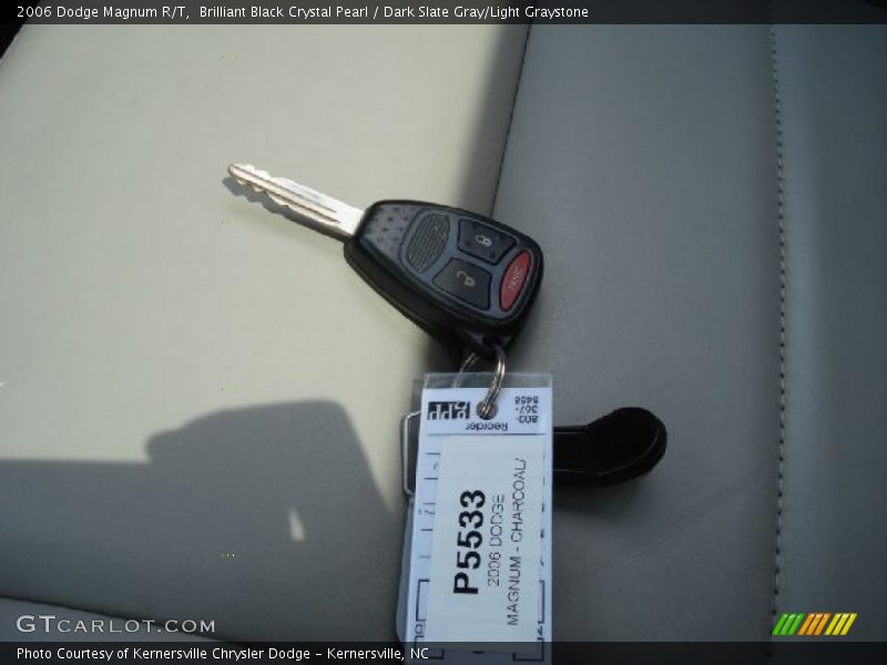 Brilliant Black Crystal Pearl / Dark Slate Gray/Light Graystone 2006 Dodge Magnum R/T