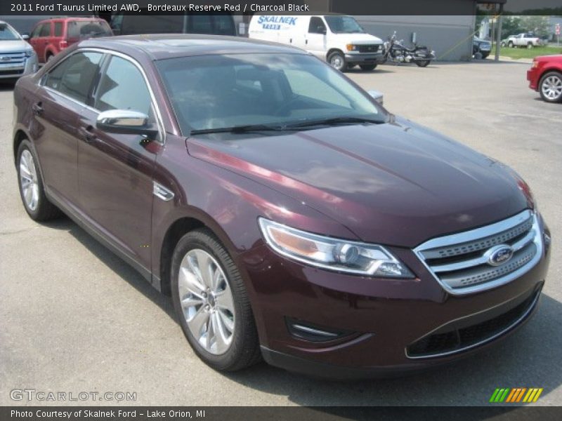 Front 3/4 View of 2011 Taurus Limited AWD