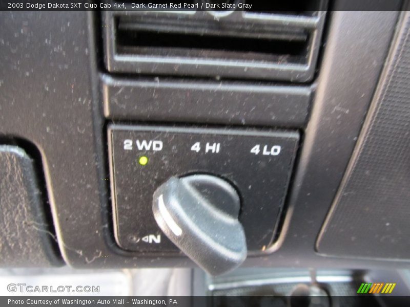 Dark Garnet Red Pearl / Dark Slate Gray 2003 Dodge Dakota SXT Club Cab 4x4